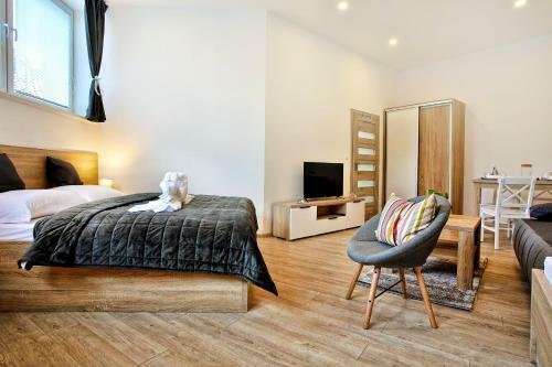 La Villa Apartments