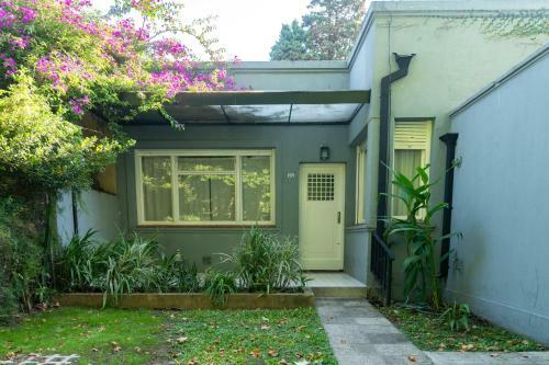 Casa Con Piscina En Adrogu�