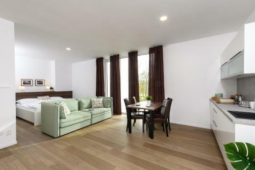 Hostal Penzi�n M-?port Tren?�n