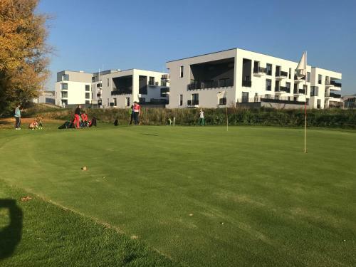 Greenbay Golf Apartments