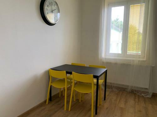 Apartments Tren?�n