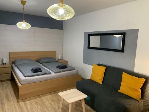 Apartments Tren?�n
