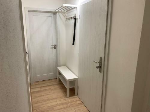 Apartments Tren?�n