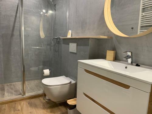 Apartments Tren?�n