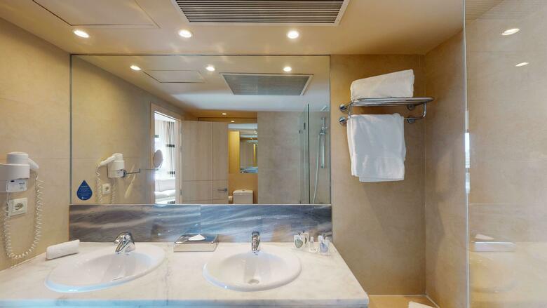 Hotel Radisson Red Madrid