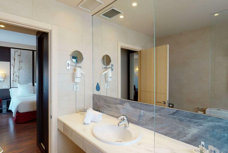 Hotel Radisson Red Madrid