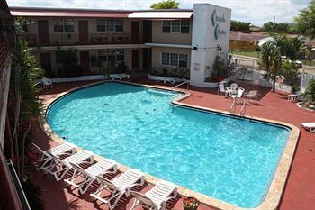 Beach And Town Motel