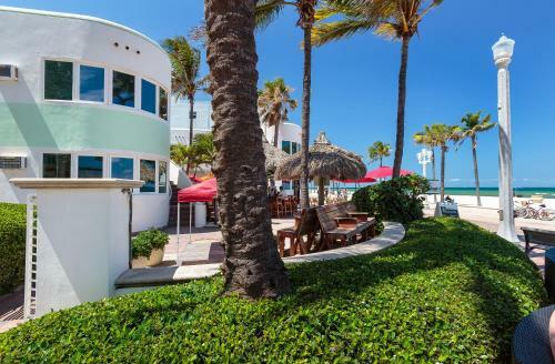 Hotel Walkabout Beach Resort