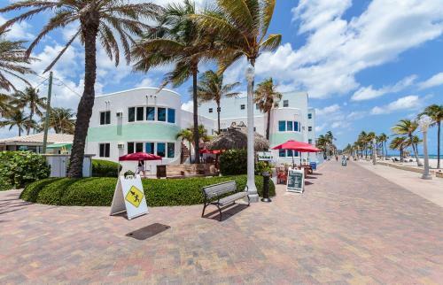 Hotel Walkabout Beach Resort