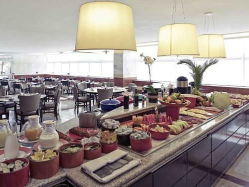 Apartamentos Away Expocenter Norte