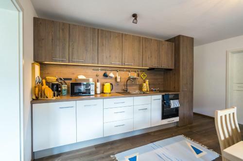 Luxury Mountain View Apartment