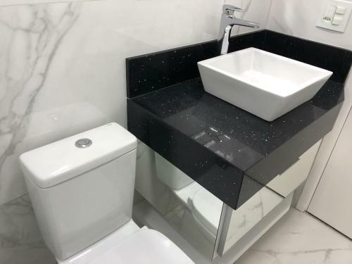 Apartamento Elegancia E Conforto No Centro Com Garagem E Internet 50mb