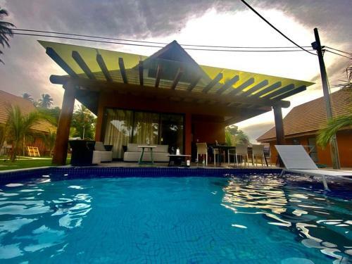 Eco Resort, Bangal� - 2 Su�tes, 1 Quarto Com Beliche, Sala E Cozinha Completa