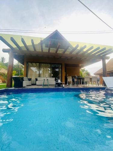 Eco Resort, Bangal� - 2 Su�tes, 1 Quarto Com Beliche, Sala E Cozinha Completa