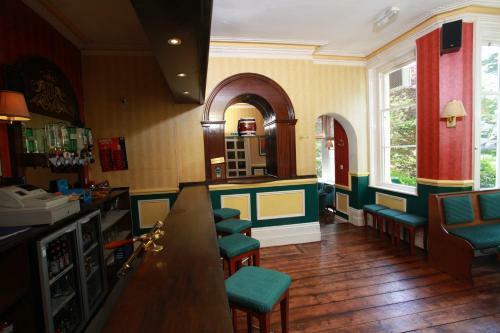 Hostal Russell Hotel