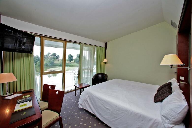 Hotel Logis Des Lacs D'halco