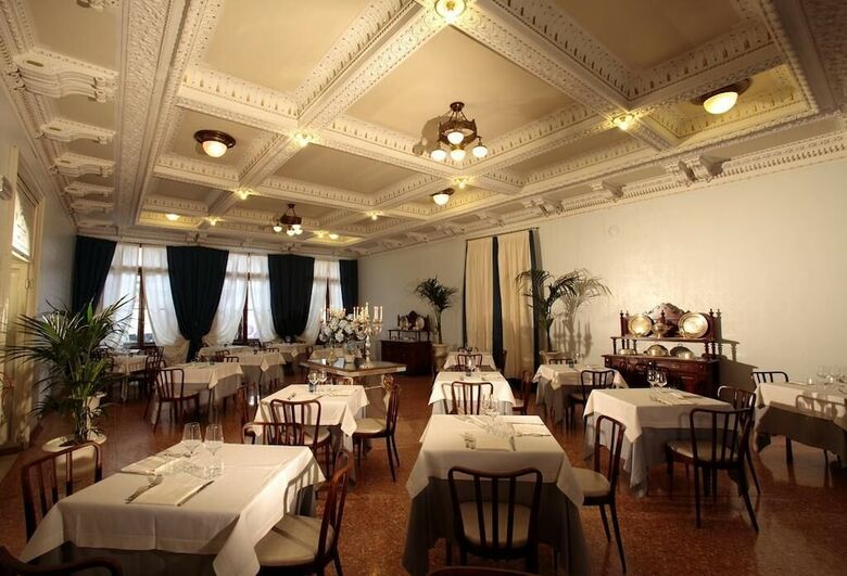 Hotel Croce Bianca