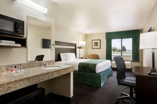 Motel Oak Tree Inn Livonia West