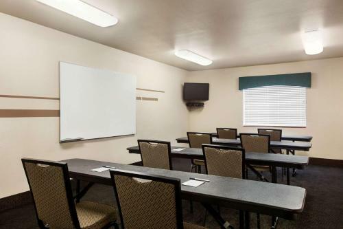 Motel Oak Tree Inn Livonia West