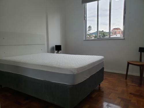 Apartamento No Alto Com Estacionamento E Wi-fi