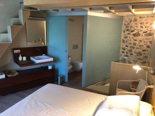Yogi Nest Empord�
