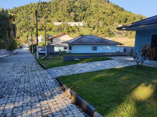 Casa A 10 Minutos Do Centro Em Em Condominio Estilo Americano