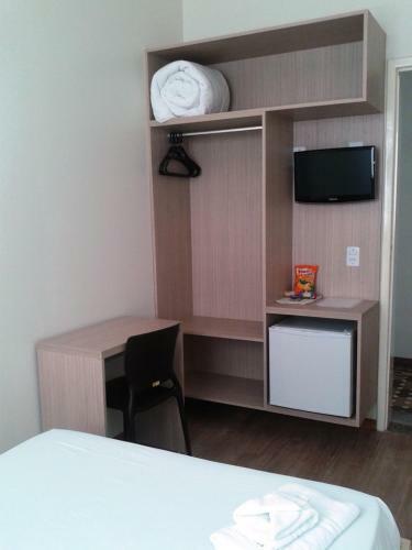 Barlos Hotel