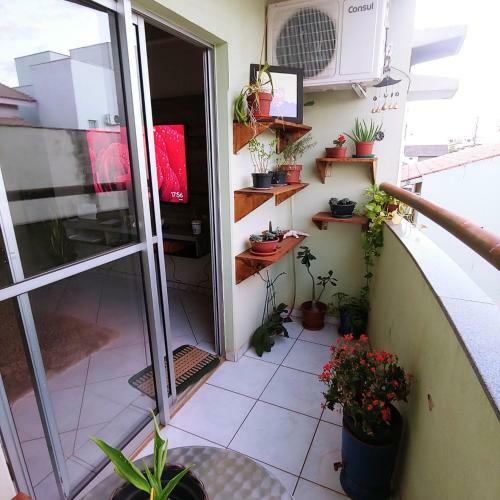 Quarto Em Apto Santa M�nica