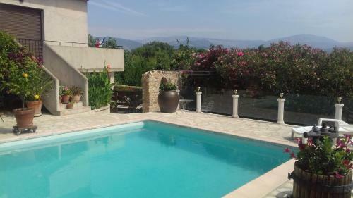 Le G�te Du Petit Puits