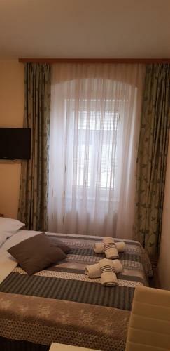 Hostal Elg Rooms