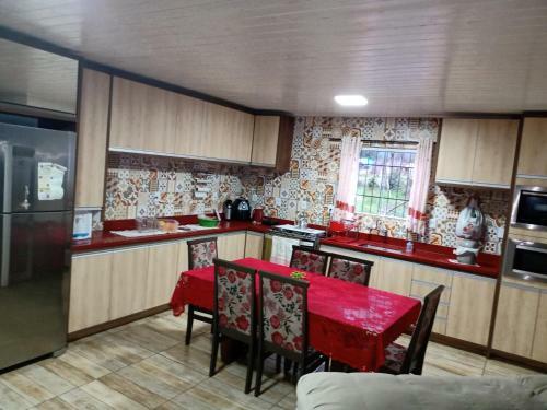 Casa Garagem E Churrasqueira