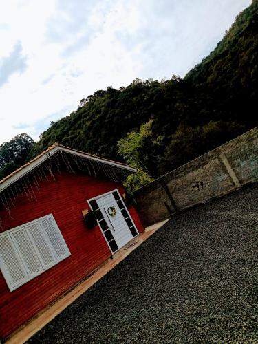 Casa Garagem E Churrasqueira