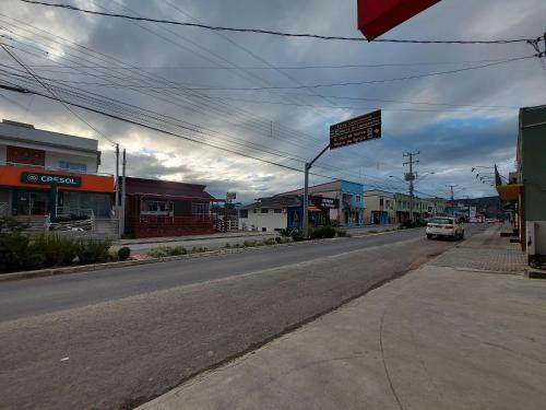 Apartamento Na Avenida Principal Com Garagem