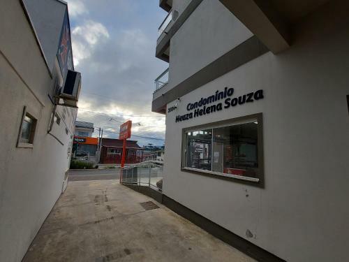 Apartamento Na Avenida Principal Com Garagem
