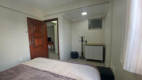Apartamento Na Avenida Principal Com Garagem
