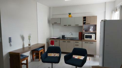 Apartamento Na Avenida Principal Com Garagem