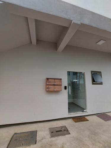 Apartamento Na Avenida Principal Com Garagem