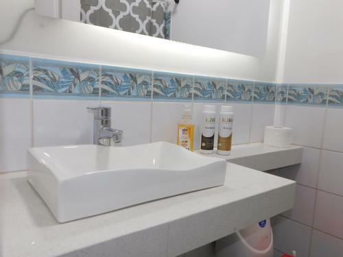 Apartamento Excelente Ubicaci�n 3 Cuadras Del Malec�n Salinas Chipipe