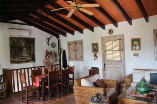 Los Dos Cedros