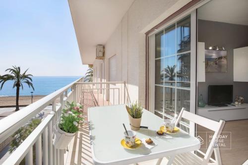 S12 � Beach Front Apartment --free Wifi-