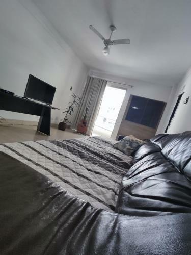 Apartamento A Super Su�te Da Praia Da Costa! Outros Quartos Alug�veis Separadamente!