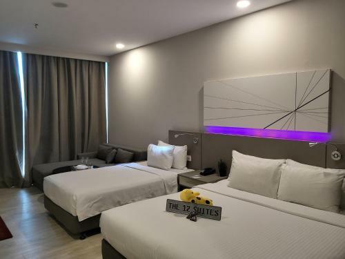 Hotel The 12 Suites @ Empire Damansara