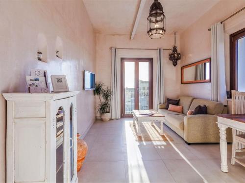 Beautiful Apartment In Tarifa With Shared Sauna
