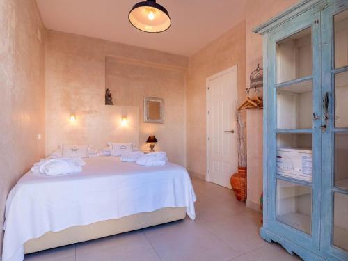 Beautiful Apartment In Tarifa With Shared Sauna