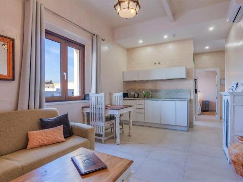 Beautiful Apartment In Tarifa With Shared Sauna