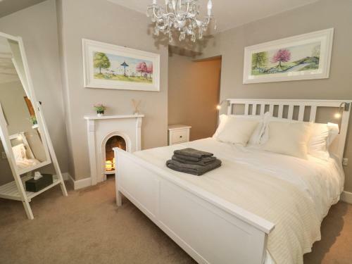 2 Sandringham Cottages