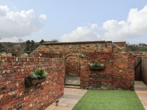 2 Sandringham Cottages