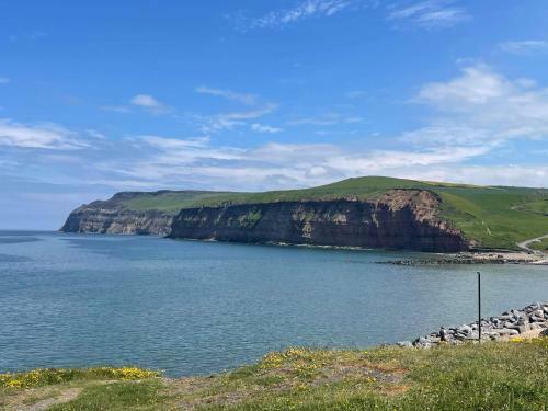 2 Bed House -close To Cleveland Way,lovely Beaches