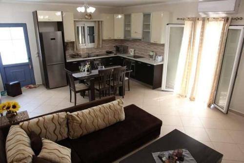 Mandi's Apartments