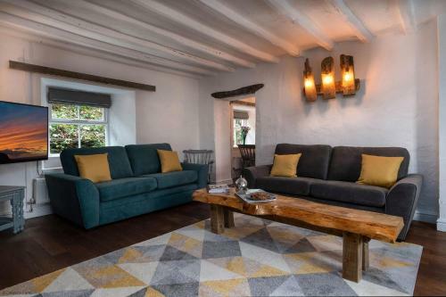 Farmhouse & Cottage